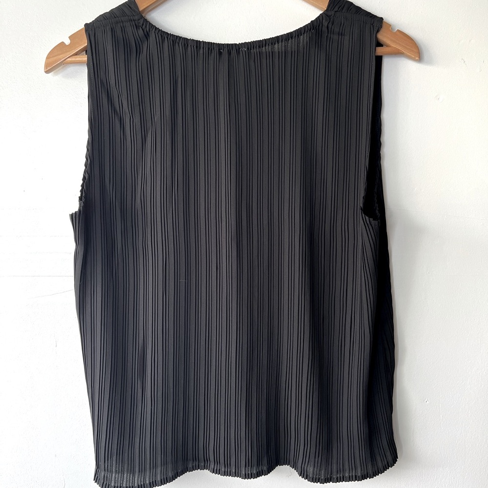 NWOT Joie Pleated Black Sleeveless Shell Blouse, XL - Picture 2 of 5